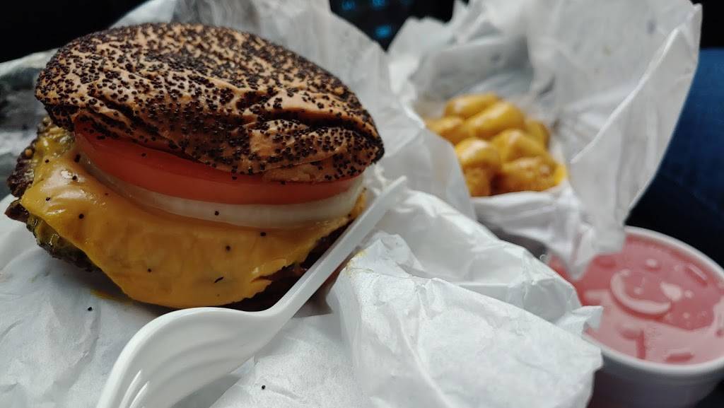 Kellers Drive-In | restaurant | 10554 Harry Hines Blvd, Dallas, TX 75220, USA | 2143573572 OR +1 214-357-3572