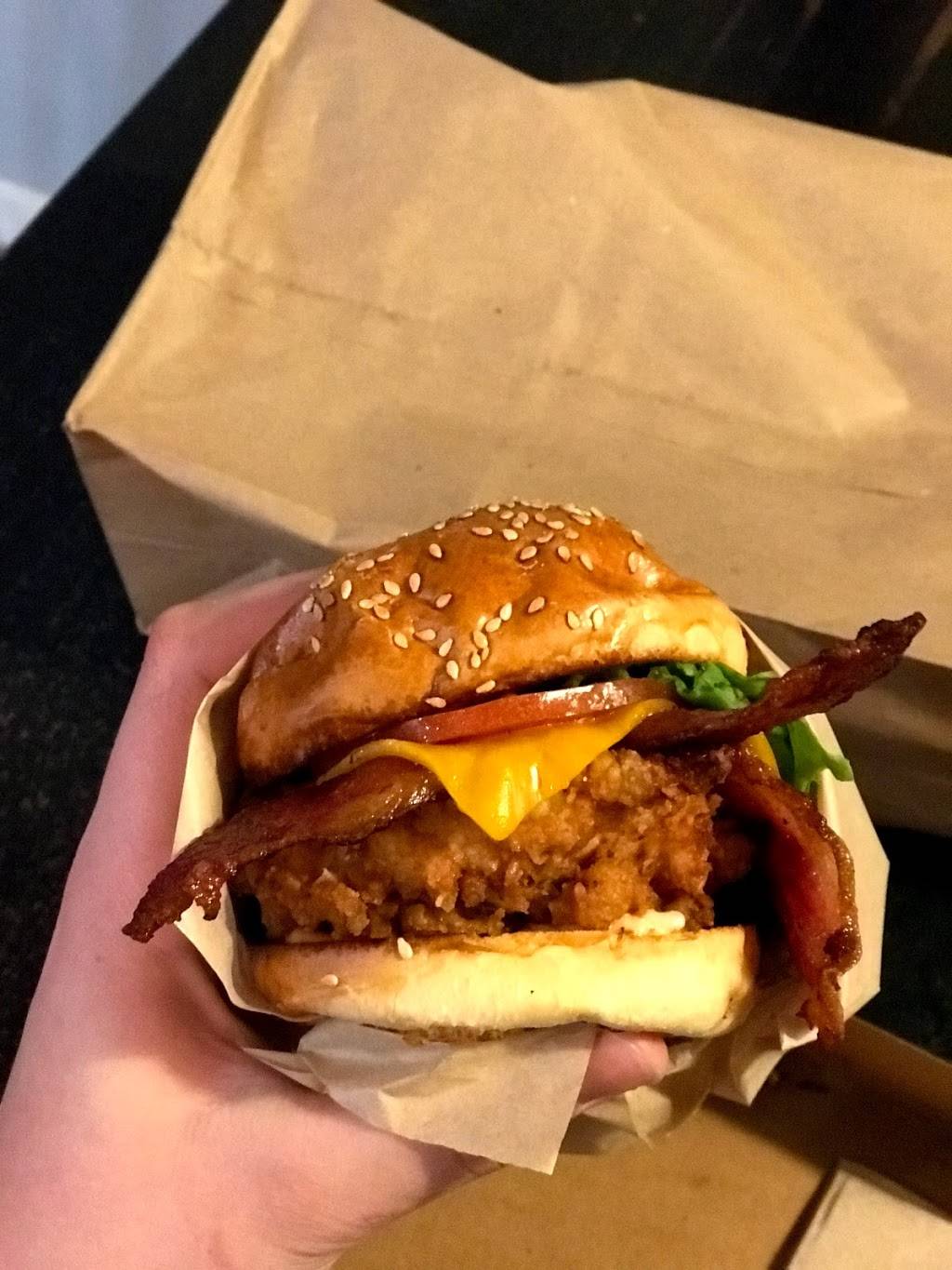 Acme Burger | restaurant | 550 E Cotati Ave, Cotati, CA 94931, USA | 7076655620 OR +1 707-665-5620