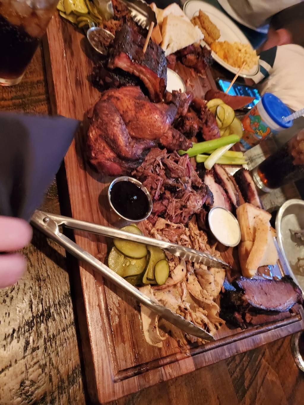 Southern Craft BBQ Bristol | restaurant | 15 Commonwealth Ave, Bristol, VA 24201, USA | 2762855044 OR +1 276-285-5044