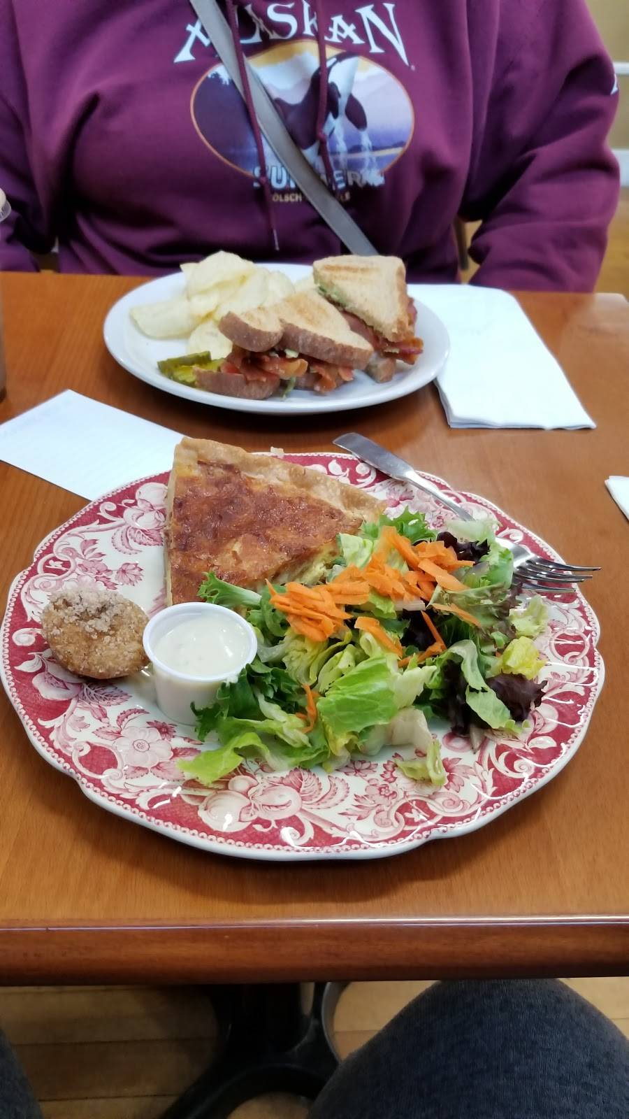 Lils Coffee House | cafe | 627 Main St, Paris, KY 40361, USA | 8599871515 OR +1 859-987-1515