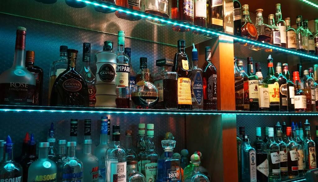 Diamonds Sports Bar & Grill | restaurant | 77 Hegenberger Rd, Oakland, CA 94621, USA | 5106387777 OR +1 510-638-7777