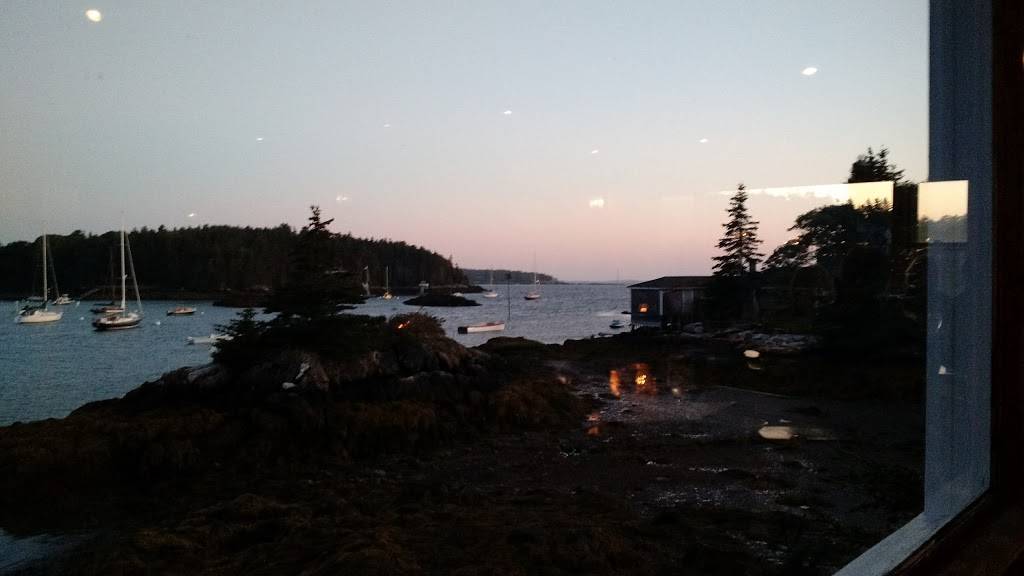 Coveside Marina & Restaurant | restaurant | 105 Cove Rd, New Harbor, ME 04554, USA | 2076448282 OR +1 207-644-8282