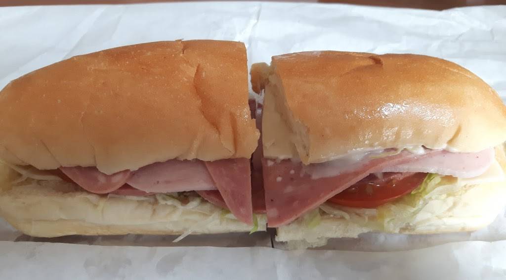 Mikes Delhi Submarine | restaurant | 105 King St, Delhi, ON N4B 1X7, Canada | 5195823449 OR +1 519-582-3449