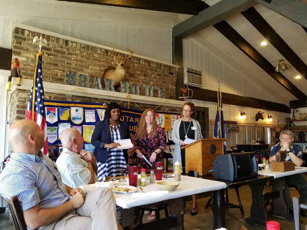 Bessingers BBQ | restaurant | 1602 Savannah Hwy, Charleston, SC 29407, USA | 8435561354 OR +1 843-556-1354