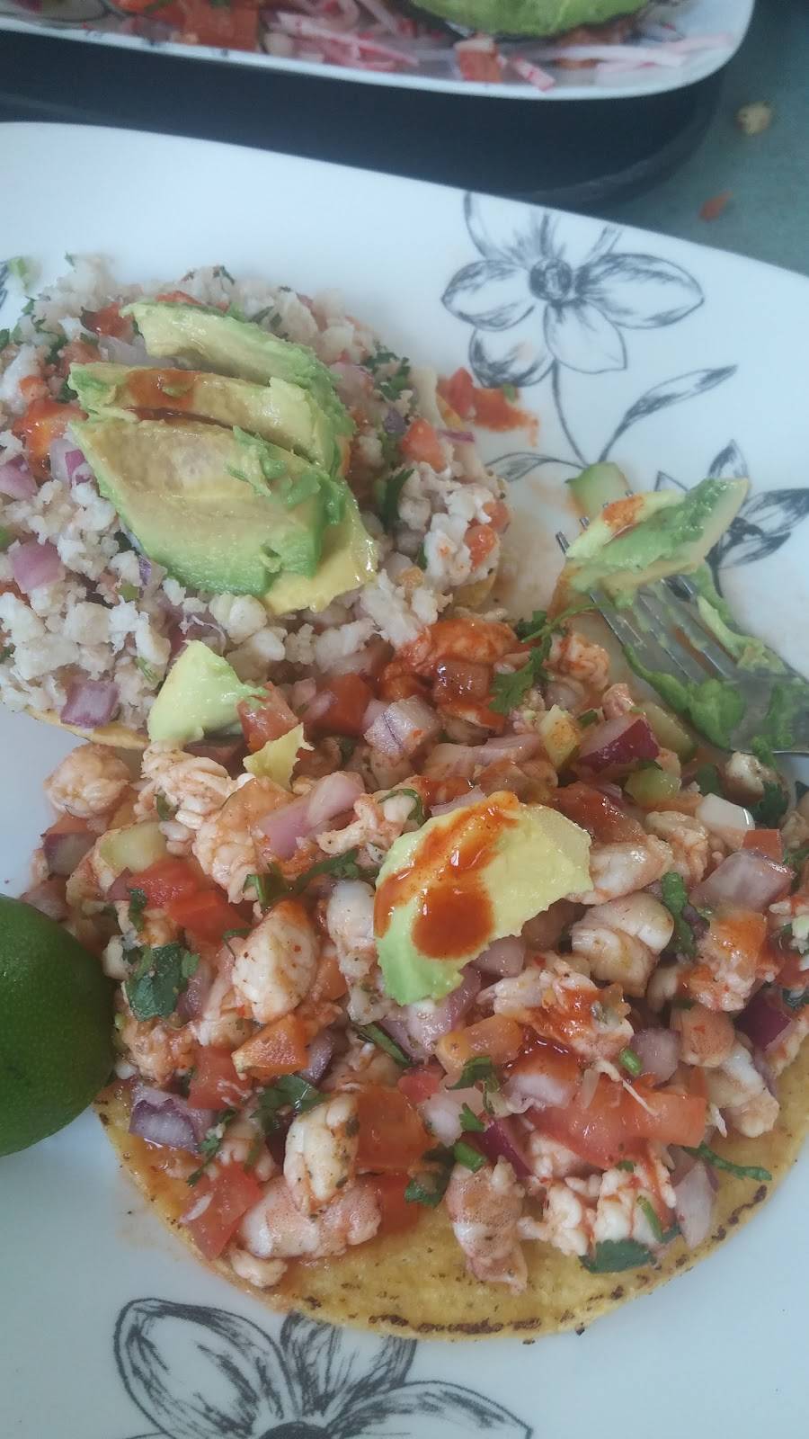 Mariscos Manzanillo | restaurant | 8527 Long Beach Blvd, South Gate, CA 90280, USA | 3235810400 OR +1 323-581-0400