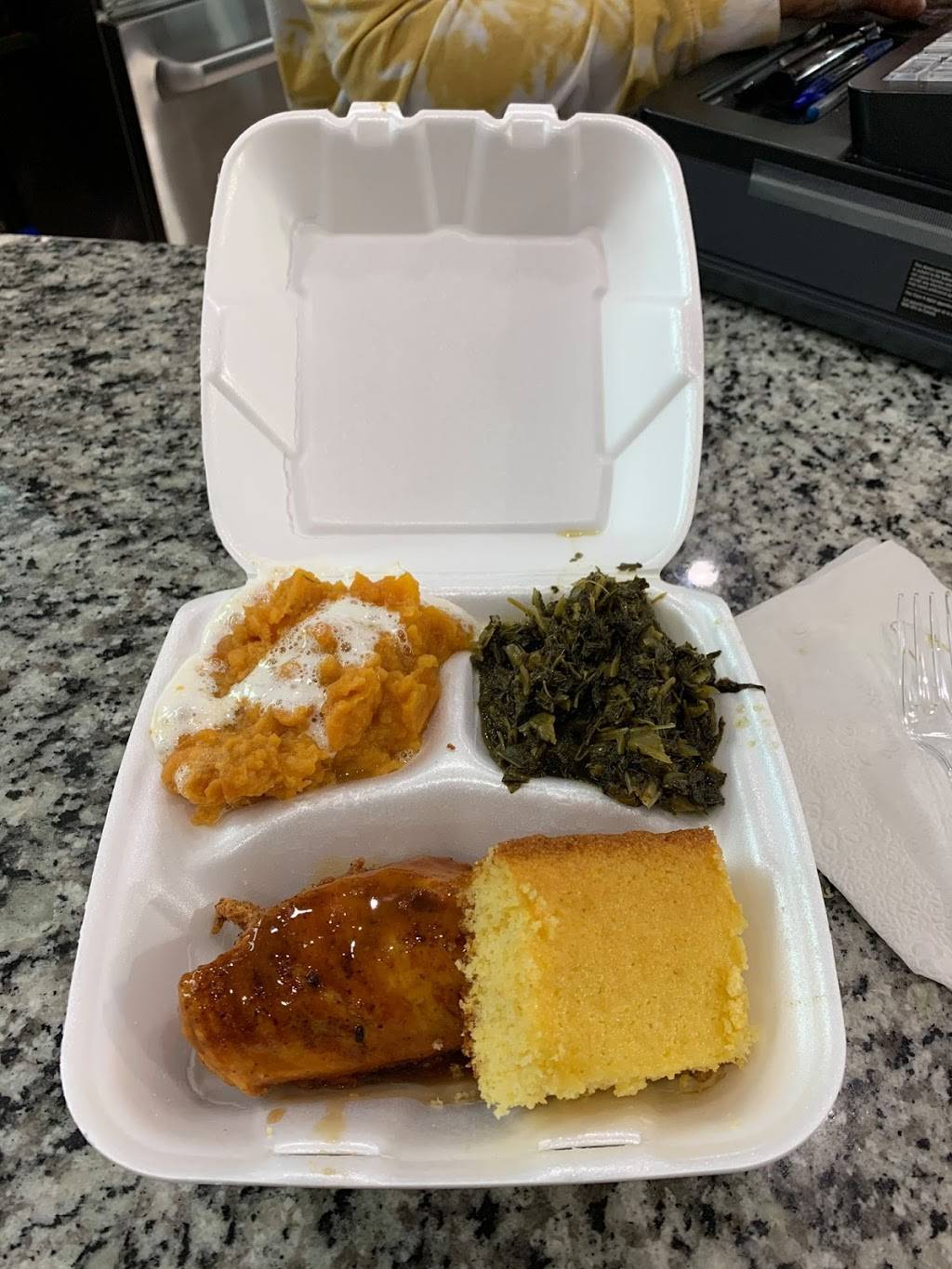 Lucilles Kitchen | restaurant | 4509 E Martin Luther King Jr Blvd, Austin, TX 78721, USA | 7372225160 OR +1 737-222-5160