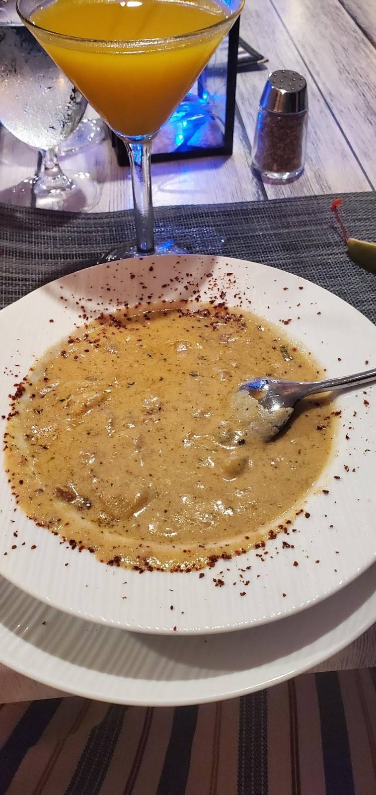 Harborview Restaurant & Bar | restaurant | 235 Ocean St, Hyannis, MA 02601, USA | 7744704731 OR +1 774-470-4731