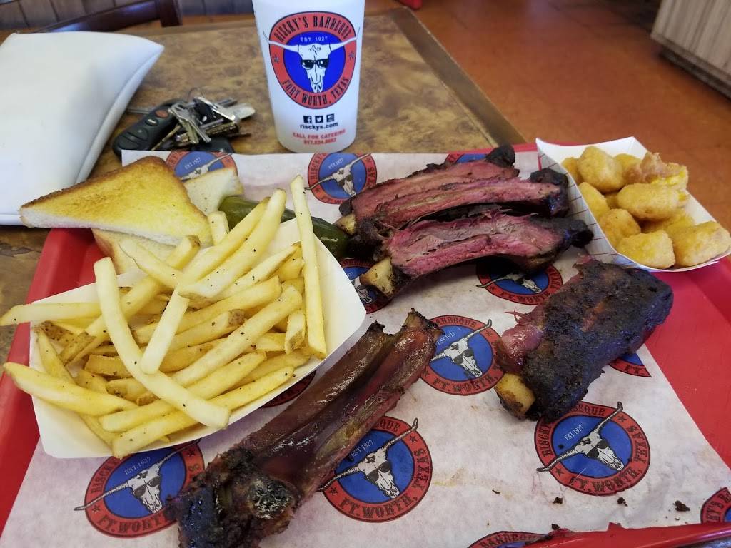 Risckys BAR-B-Q | restaurant | 8100 Boulevard 26, North Richland Hills, TX 76180, USA | 8175817696 OR +1 817-581-7696