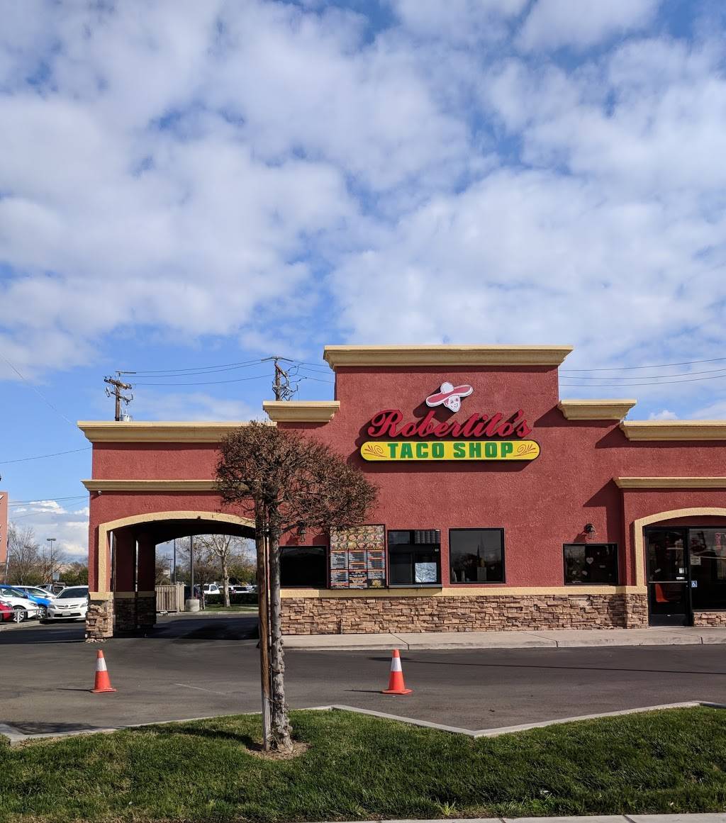 Robertitos Taco Shop | restaurant | 4509 N Blackstone Ave, Fresno, CA 93726, USA | 5592268205 OR +1 559-226-8205