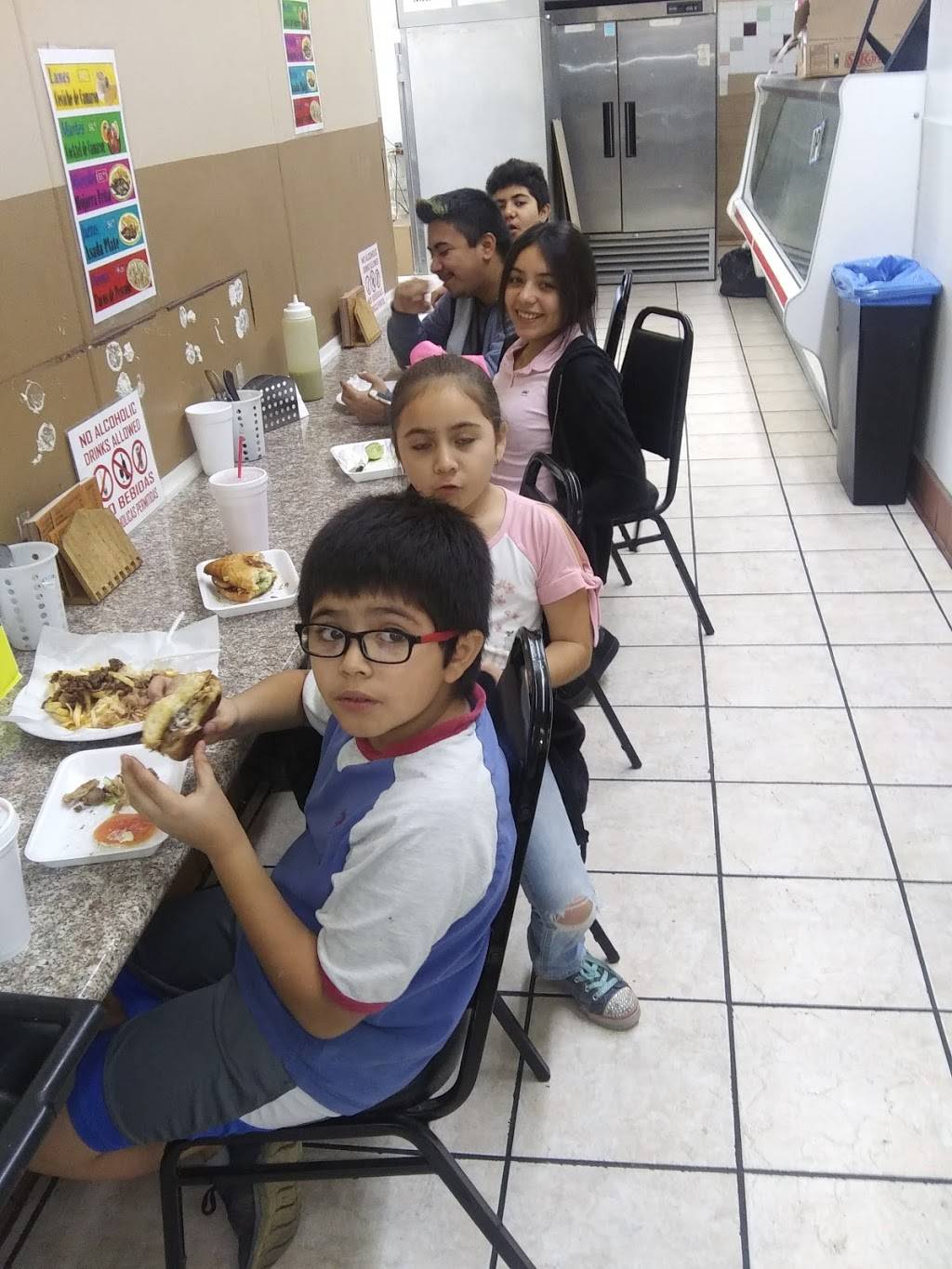 El Silencito | restaurant | 1091 Center St, Riverside, CA 92507, USA | 9513126542 OR +1 951-312-6542