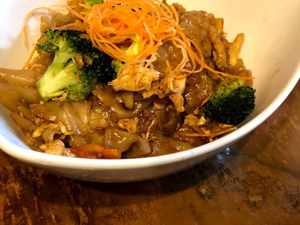 Thai Basil | restaurant | 95 Railroad Ave, Greenwich, CT 06830, USA | 2036189888 OR +1 203-618-9888