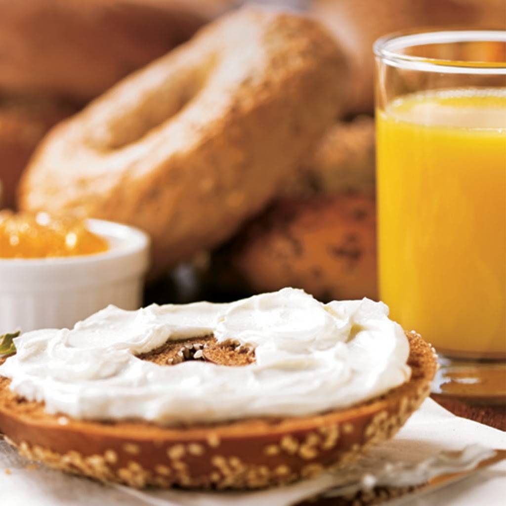 Druxys Famous Deli | restaurant | 5580 Explorer Dr, Mississauga, ON L4W 4Y1, Canada | 9052385222 OR +1 905-238-5222