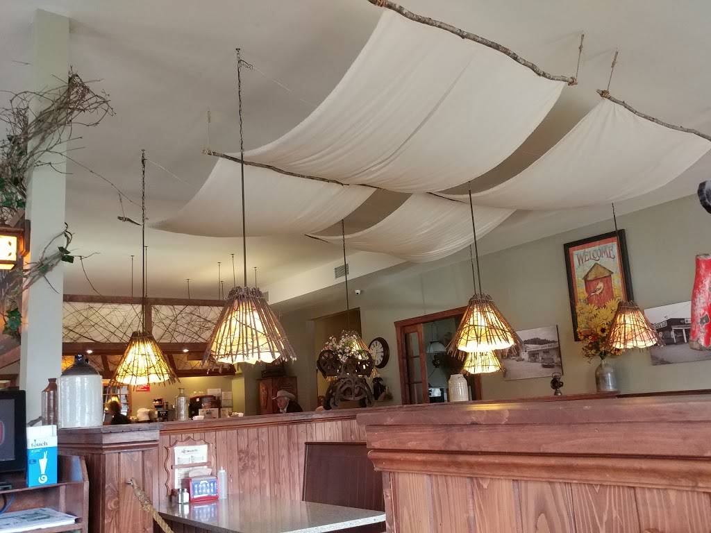 Woods snack bar | restaurant | 1151 Rue Main, Ayers Cliff, QC J0B 1C0, Canada | 8198381622 OR +1 819-838-1622