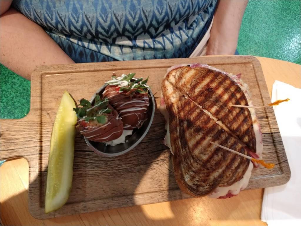 New Deli Inc | restaurant | 2153 Valleygate Dr #1, Fayetteville, NC 28304, USA | 9102233082 OR +1 910-223-3082