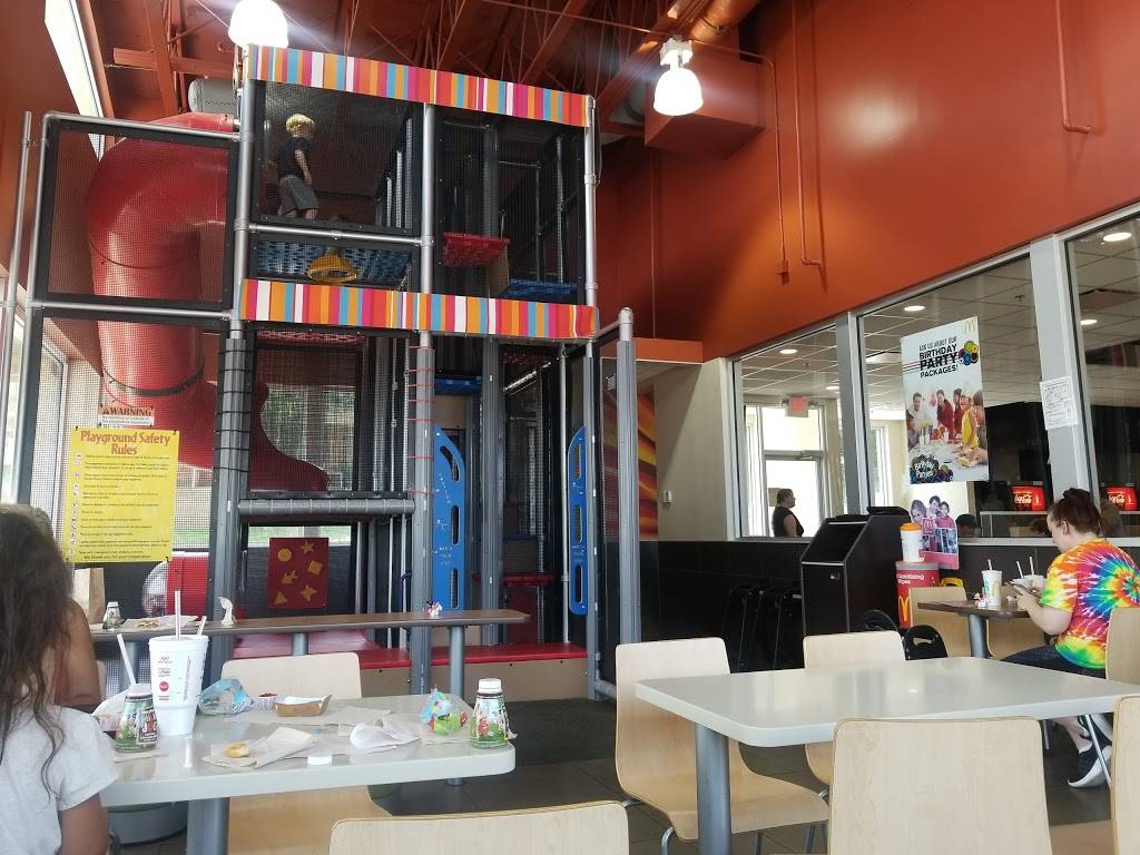 McDonalds | cafe | 5700 Forest Bend Dr, Arlington, TX 76017, USA | 8175720091 OR +1 817-572-0091
