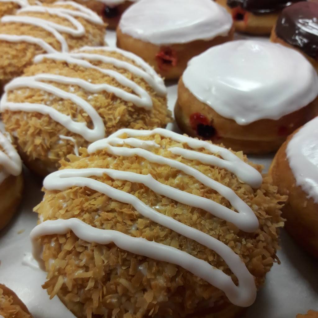 Nuts 4 Donuts | bakery | 19630 S Tamiami Trail, Fort Myers, FL 33908, USA | 2394320083 OR +1 239-432-0083