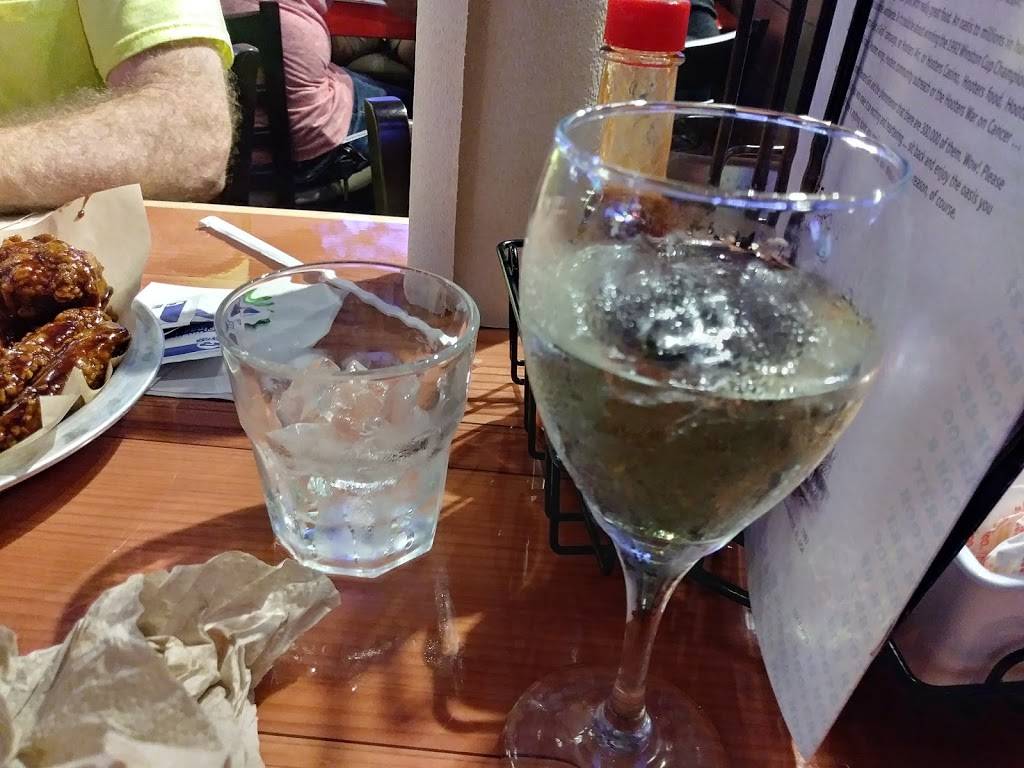 Hooters | restaurant | 10355 Canal Crossing, Brunswick, GA 31525, USA | 9125743800 OR +1 912-574-3800