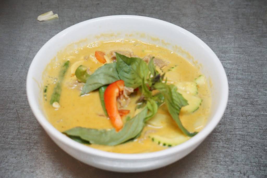 Silver Dish Thai Cuisine | restaurant | 278 W Center St, Provo, UT 84601, USA | 8013739540 OR +1 801-373-9540