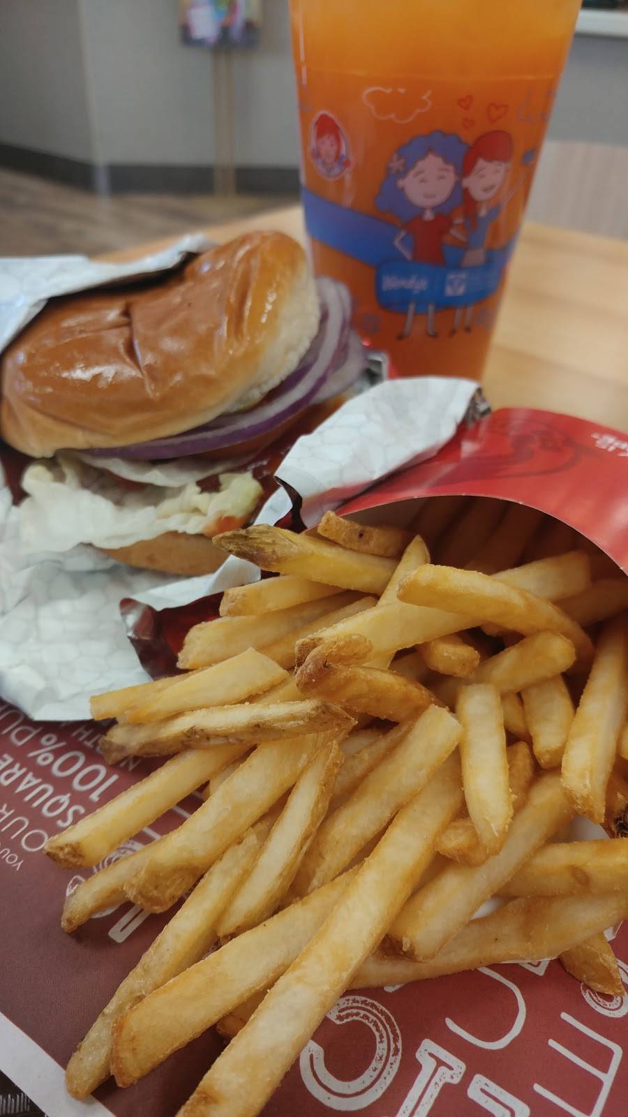 Wendys | restaurant | 6900 Walnut St, Upper Darby, PA 19082, USA | 6103523197 OR +1 610-352-3197