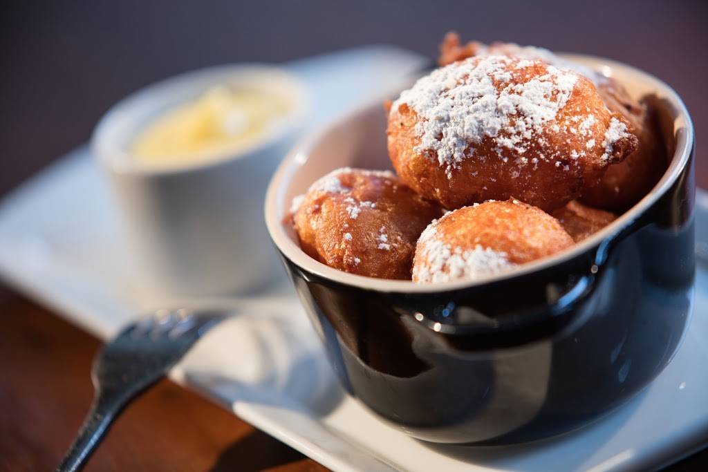 Ember Modern American Tavern | restaurant | 6300 Waterford Boulevard, at Renaissance Waterford Oklahoma City Hotel, Oklahoma City, OK 73118, USA | 4058582490 OR +1 405-858-2490