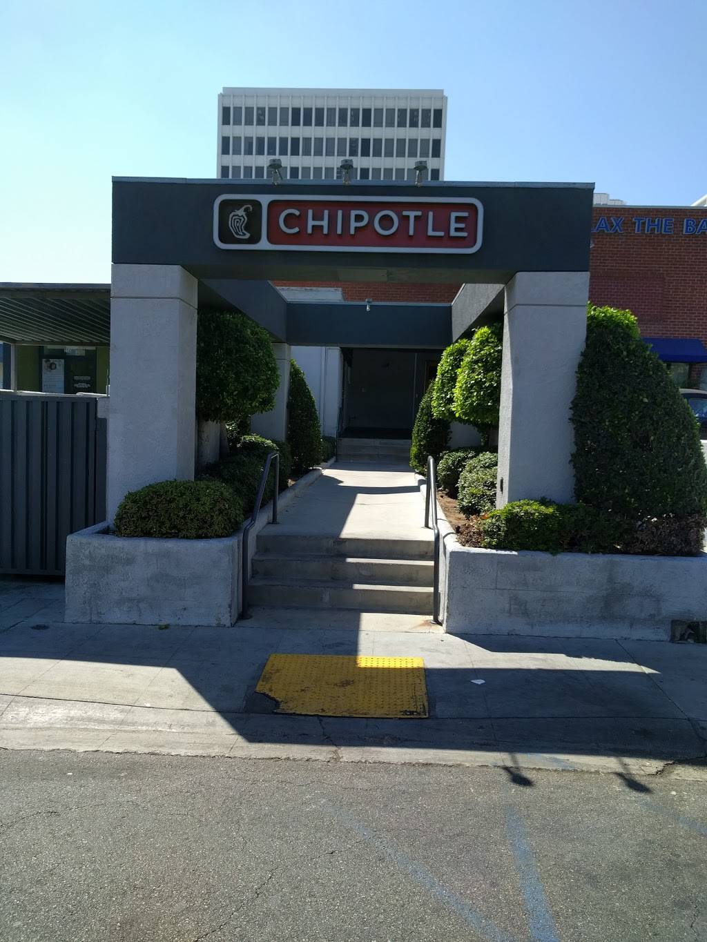 Chipotle Mexican Grill | restaurant | 246 S Lake Ave, Pasadena, CA 91101, USA | 6262299173 OR +1 626-229-9173