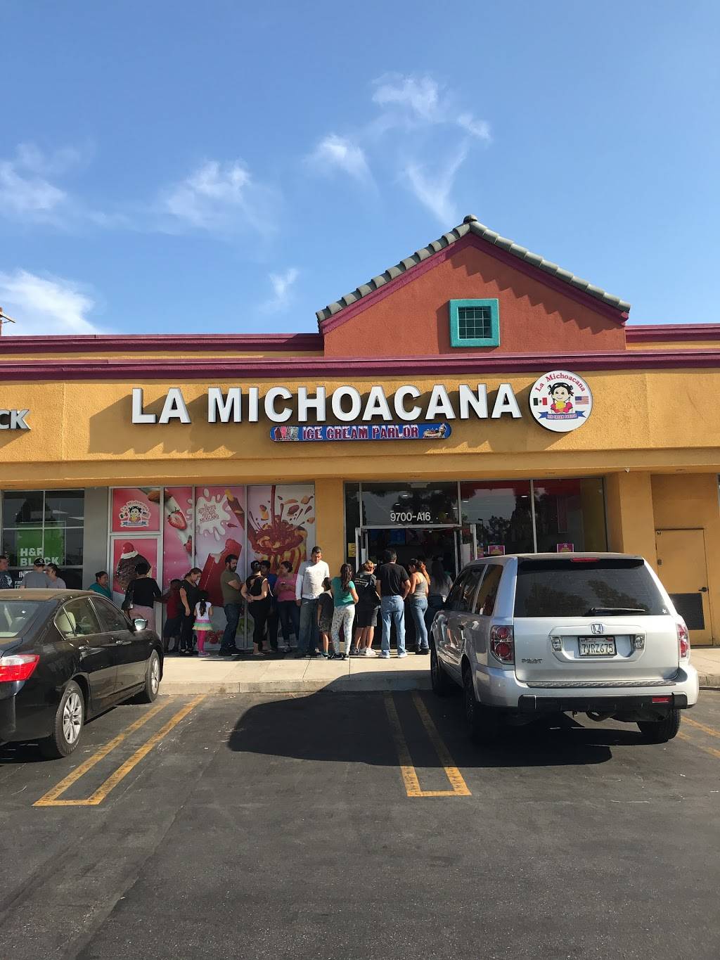 Woodman Van Nuys | shopping mall | 9700-9710 Woodman Ave, Arleta, CA 91331, USA | 2135532200 OR +1 213-553-2200