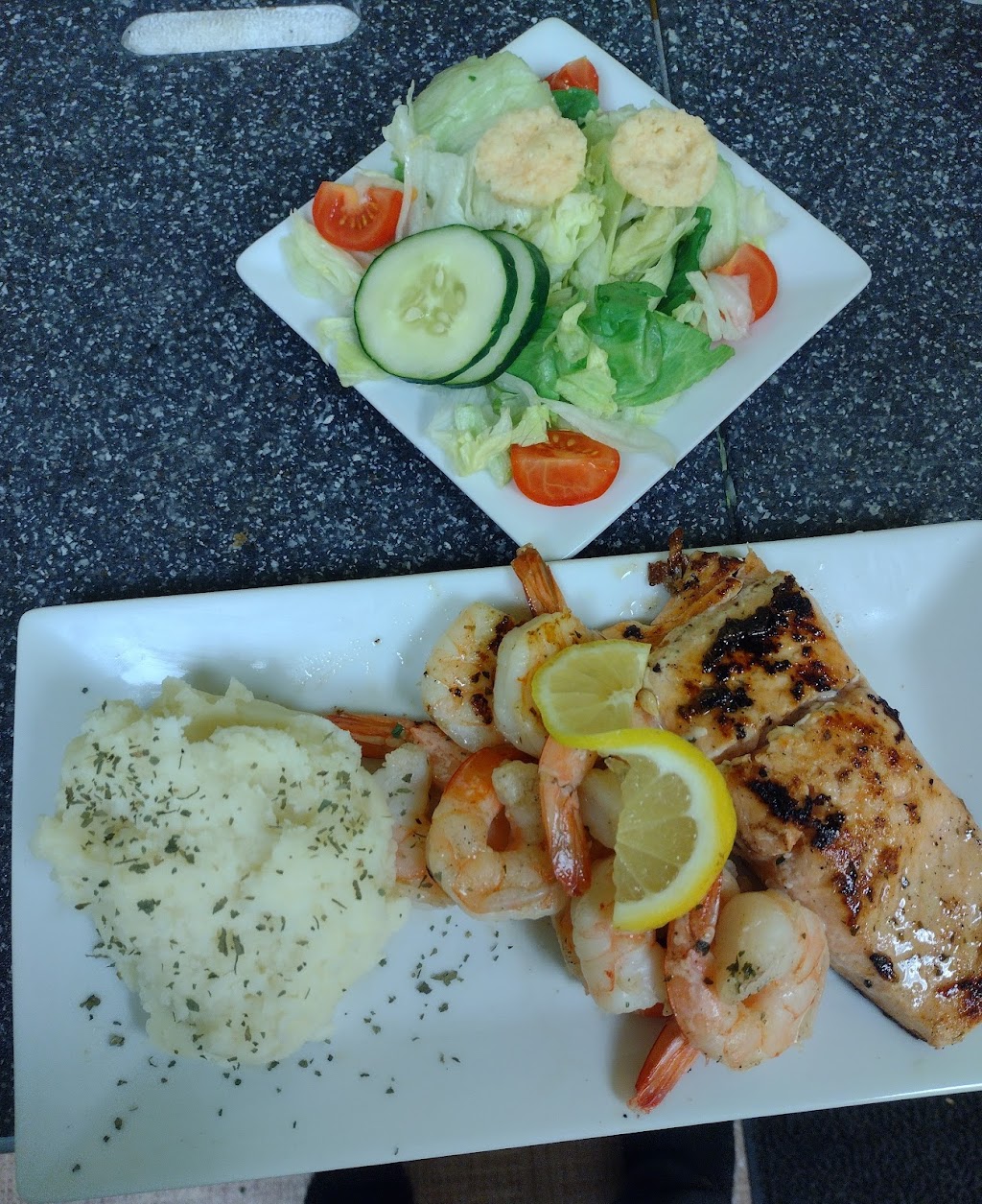 Billy Boyz Fine Dining | restaurant | 304 S Main St, Mullins, SC 29574, USA | 8435610385 OR +1 843-561-0385