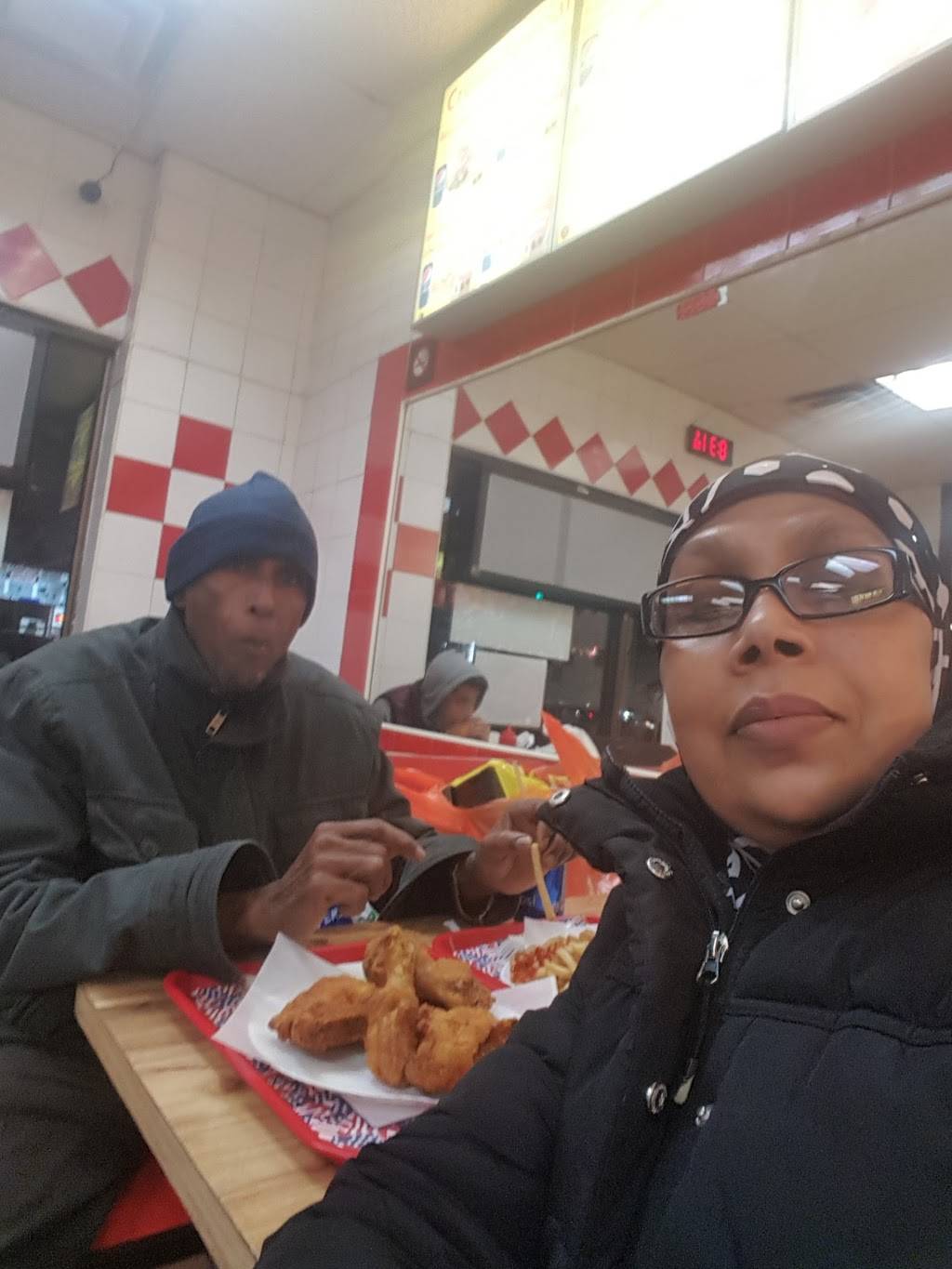 Crown Fried Chicken | restaurant | 17002 Hillside Avenue, Jamaica, NY 11432, USA | 7182973200 OR +1 718-297-3200