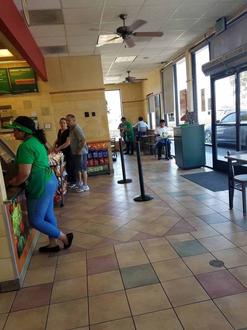 Subway Restaurants | restaurant | 6420 Gage Ave C, Bell Gardens, CA 90201, USA | 5629278200 OR +1 562-927-8200