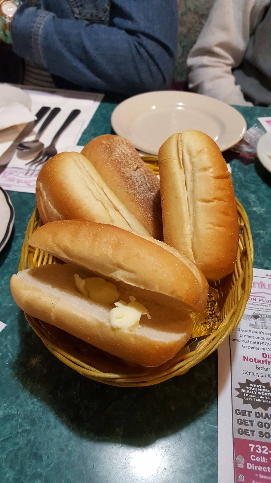 Town & Country Restaurant | restaurant | 660 Rte 37 W, Toms River, NJ 08755, USA | 7325693910 OR +1 732-569-3910