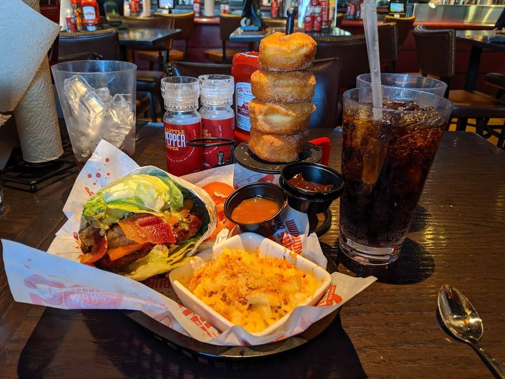 Red Robin Gourmet Burgers and Brews | restaurant | 7597 170th Ave NE, Redmond, WA 98052, USA | 4258951870 OR +1 425-895-1870