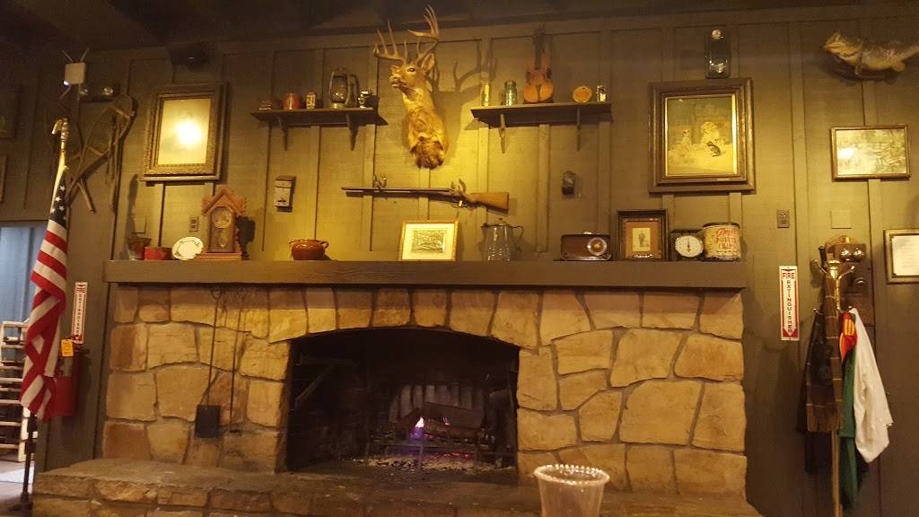 Cracker Barrel Old Country Store | restaurant | 3 Cracker Barrel Dr, Barboursville, WV 25504, USA | 3047333450 OR +1 304-733-3450