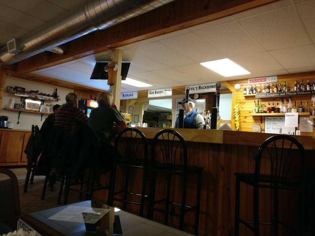 The Island Hub | restaurant | 1 Hyde Rd, Grand Isle, VT 05458, USA | 8023723322 OR +1 802-372-3322