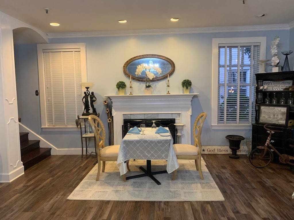 Beatrice at The Glover Restaurant | restaurant | 524 Gunter Ave, Guntersville, AL 35976, USA | 2564862351 OR +1 256-486-2351