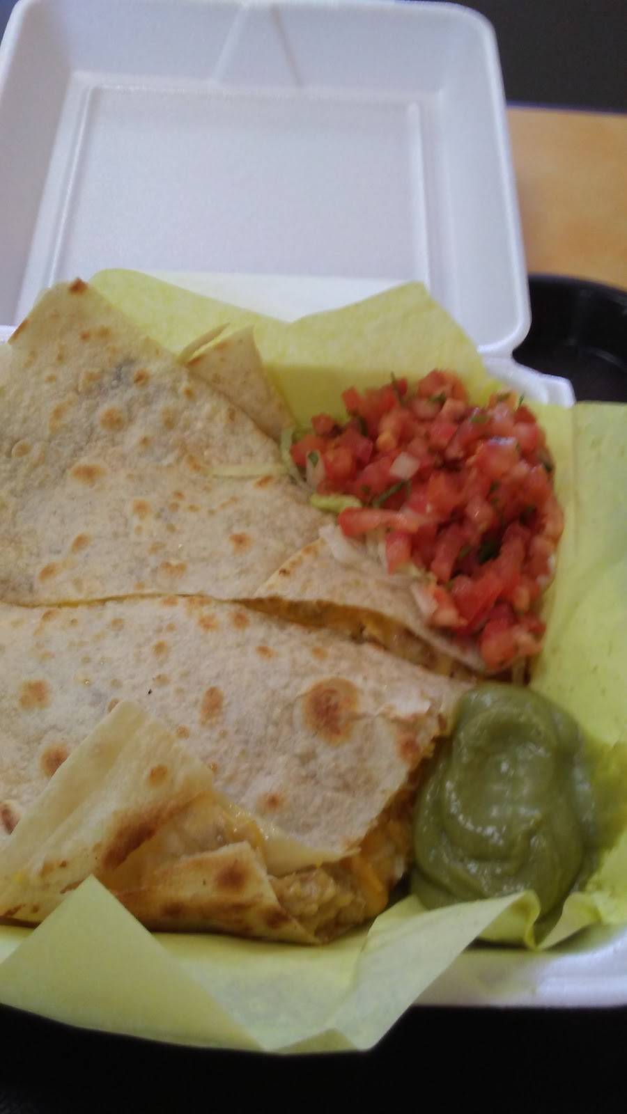 Albertos Mexican Food | restaurant | 780 Ramona Expy, Perris, CA 92571, USA | 9516577951 OR +1 951-657-7951