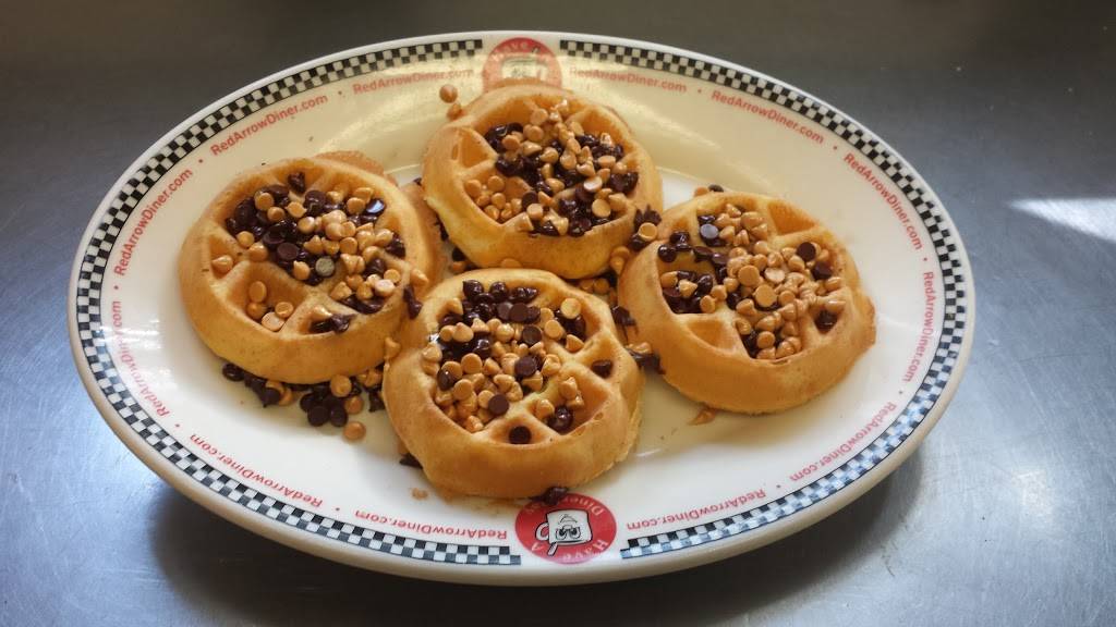 Red Arrow Diner | bakery | 63 Union Square, Milford, NH 03055, USA | 6032499222 OR +1 603-249-9222