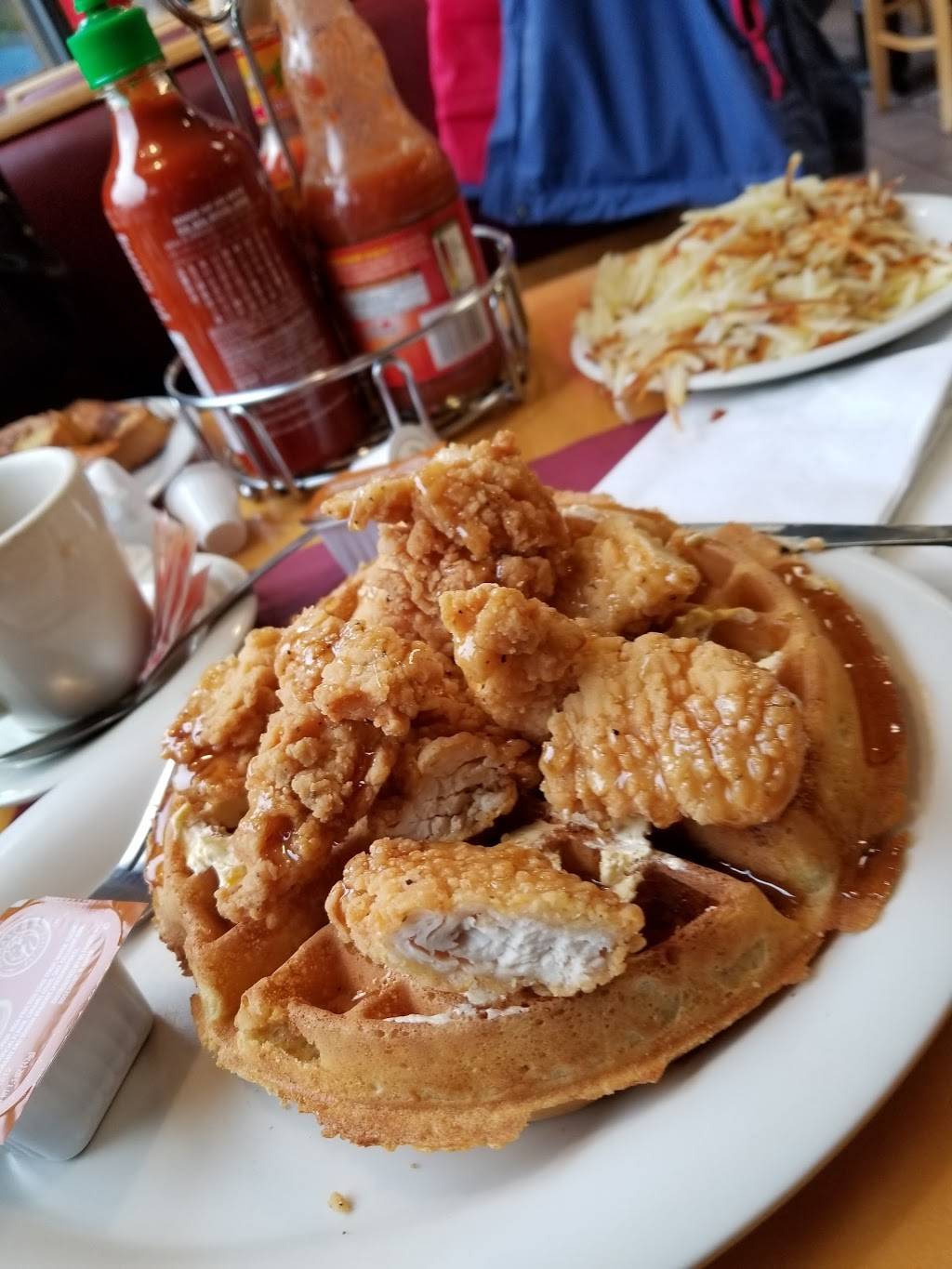 Vics Waffle House | restaurant | 283 Old Main St, Tewksbury, MA 01876, USA | 9786409610 OR +1 978-640-9610