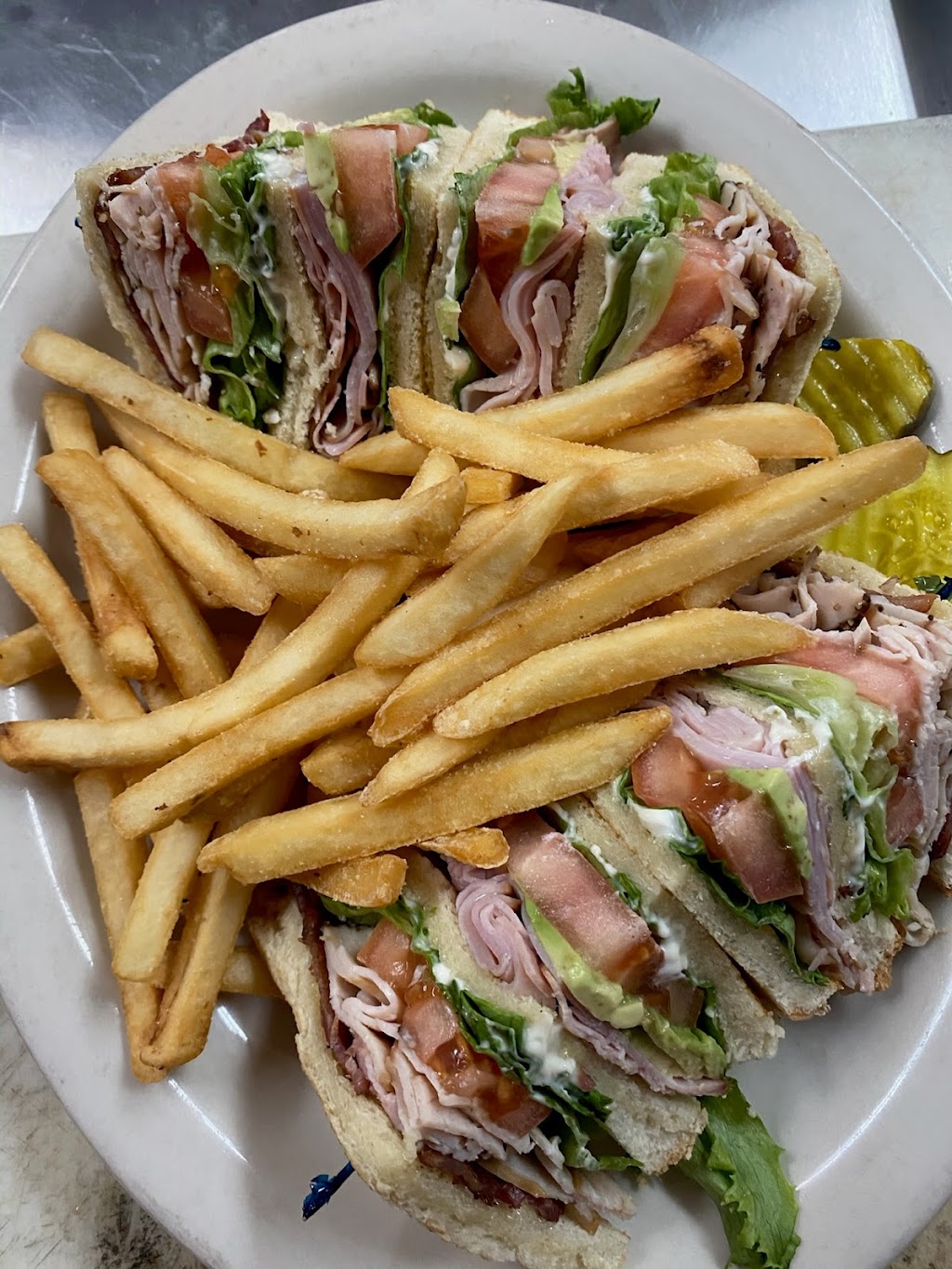 Two Tones At The Ranch | restaurant | 4555 U.S. Rte 2, Priest River, ID 83856, USA | 2085635647 OR +1 208-563-5647