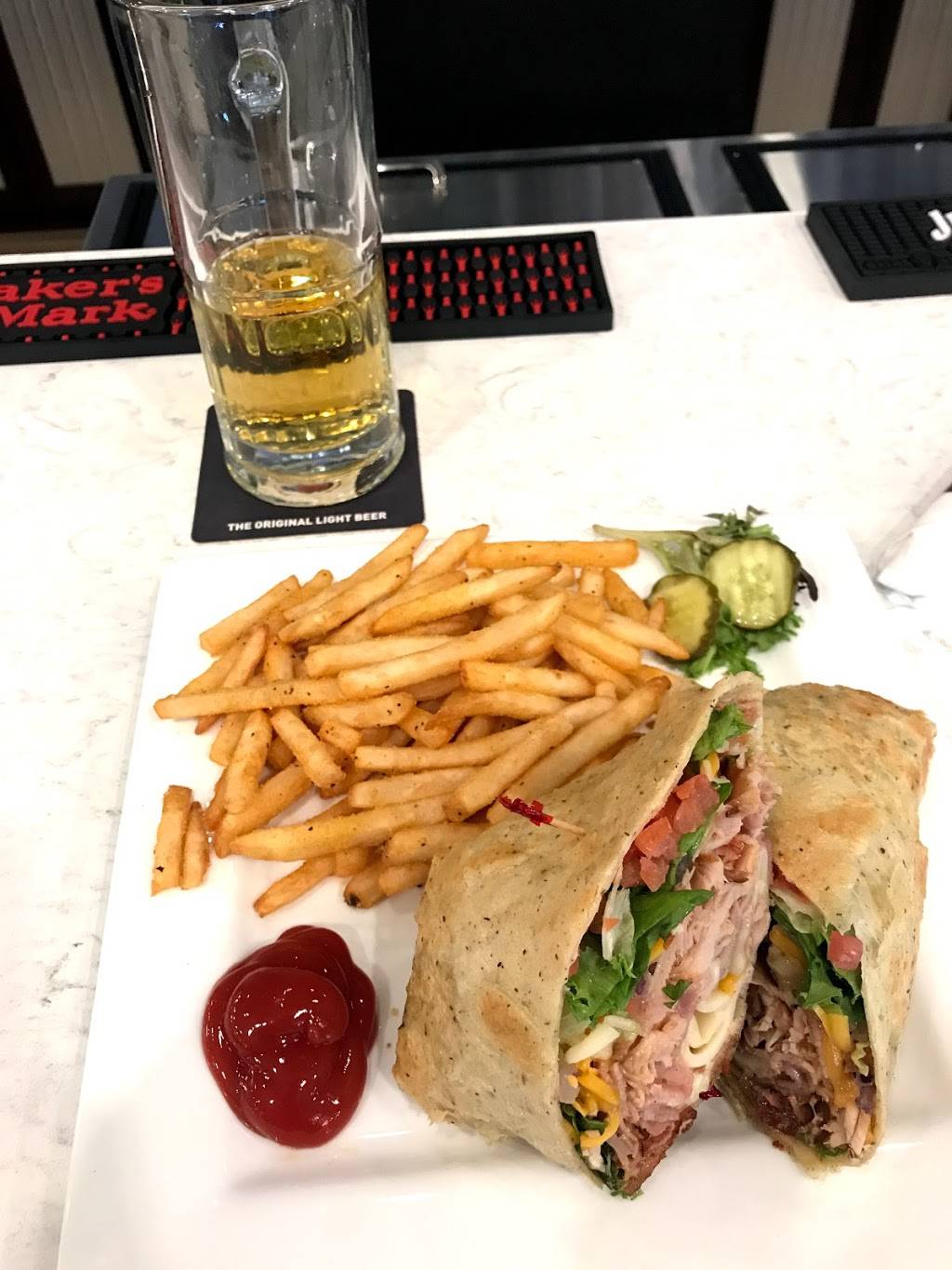 Cheerleader Pub & Grill | restaurant | 1590 Jefferson St, Jefferson City, MO 65109, USA | 5736589136 OR +1 573-658-9136