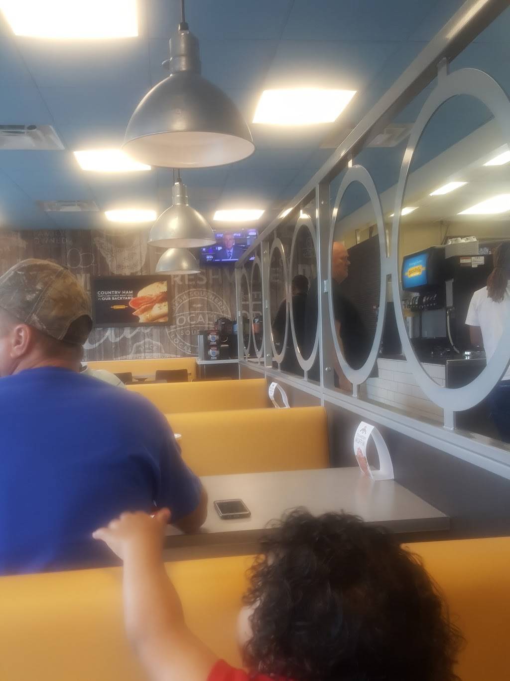 Biscuitville | cafe | 114 W Kings Hwy, Eden, NC 27288, USA | 3366270267 OR +1 336-627-0267