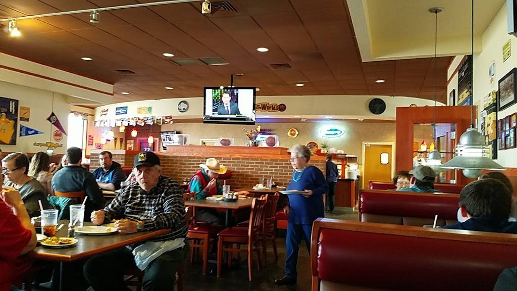 Pizza Hut | meal takeaway | 422 N Summit St, Arkansas City, KS 67005, USA | 6204421900 OR +1 620-442-1900