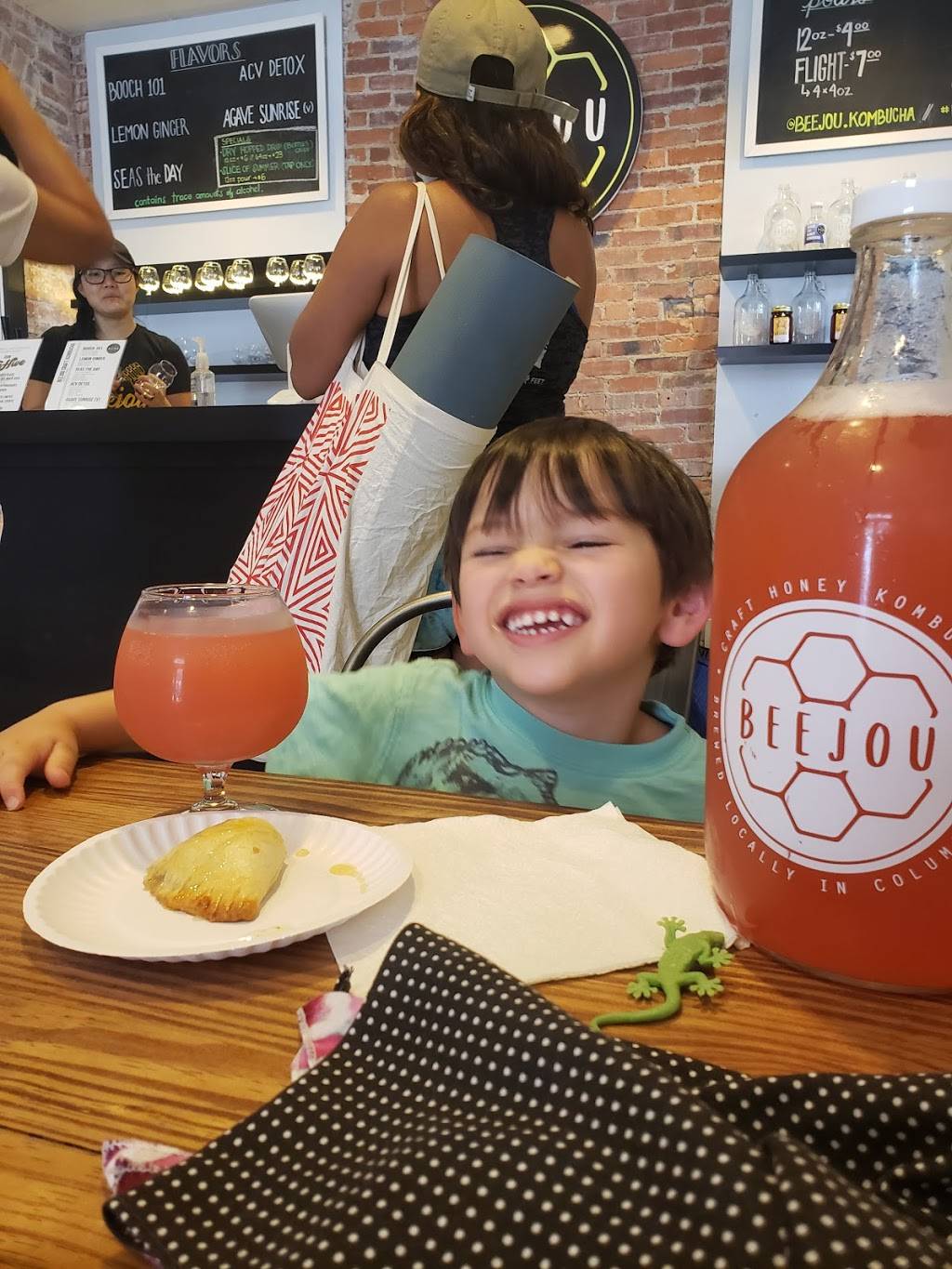 Beejou Craft Kombucha | restaurant | 1204 1st Ave C, Columbus, GA 31901, USA | 7065301009 OR +1 706-530-1009