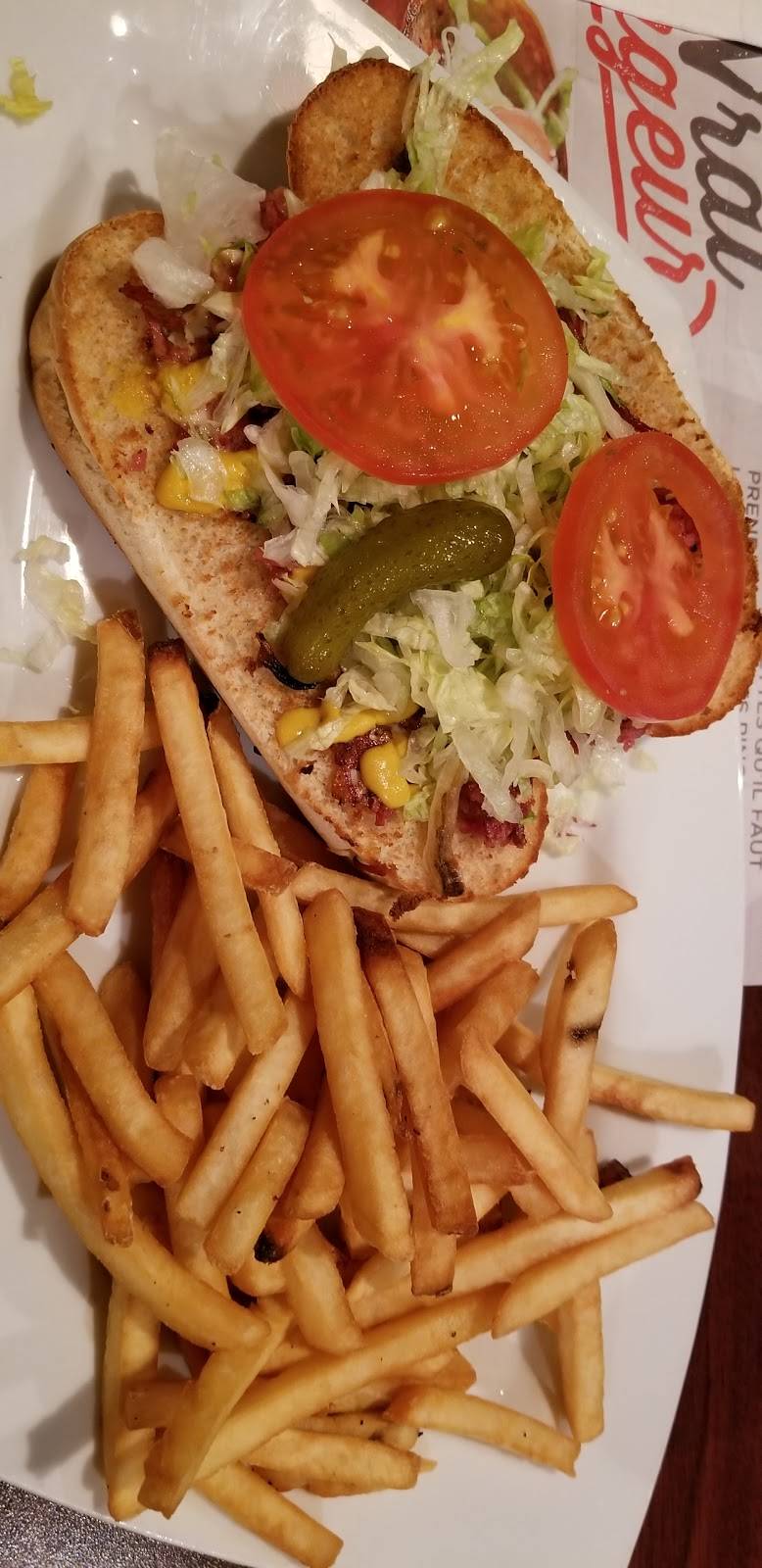 Mikes | restaurant | 2325 Boulevard Casavant O, Saint-Hyacinthe, QC J2S 7E5, Canada | 4507735323 OR +1 450-773-5323