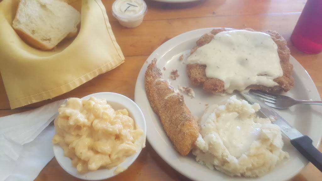 Good Ol Days | restaurant | 5 E Hanover St, New Baden, IL 62265, USA | 6185884582 OR +1 618-588-4582