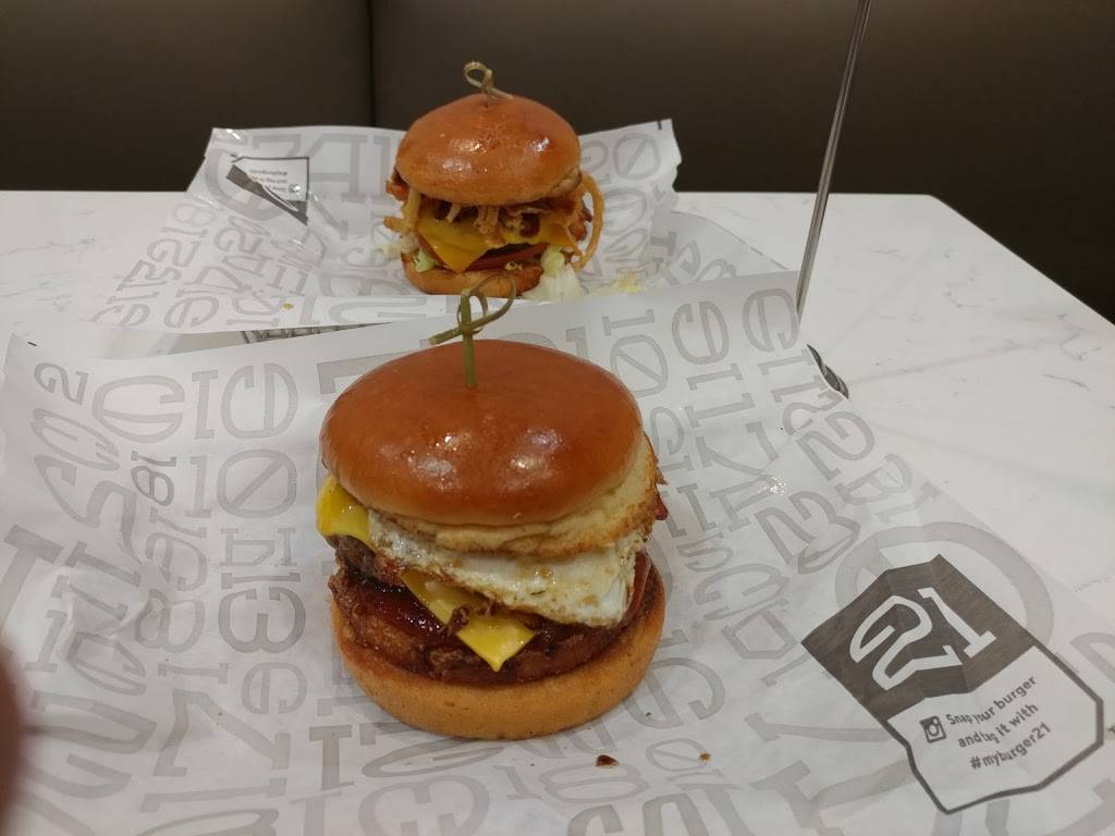 Burger 21 Carrollwood | restaurant | 11777 Dale Mabry Hwy, Tampa, FL 33618, USA | 8134053595 OR +1 813-405-3595