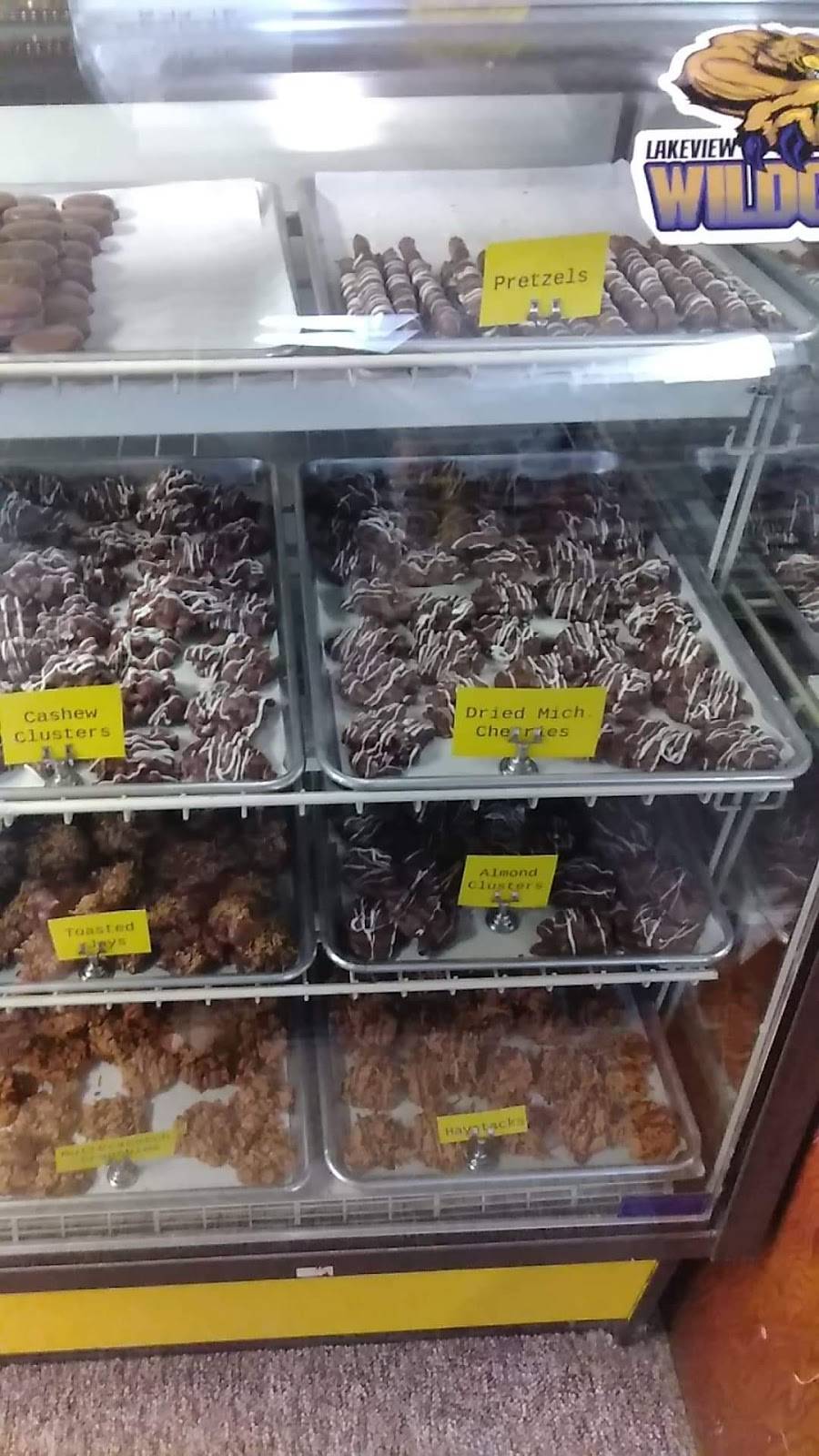 Five Corner Store | restaurant | 4971 N Greenville Rd, Lakeview, MI 48850, USA | 9893526633 OR +1 989-352-6633