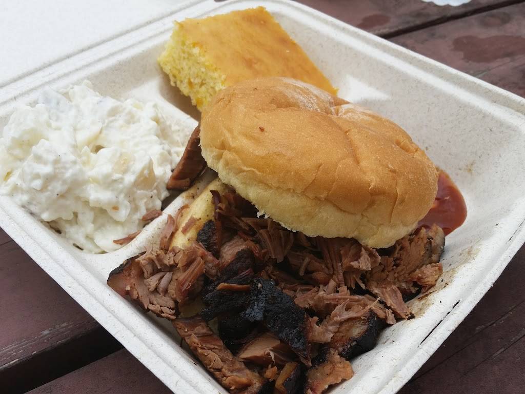 Phils Old Fashioned BBQ | restaurant | 589 Elm St, Milford, NH 03055, USA | 6038319238 OR +1 603-831-9238