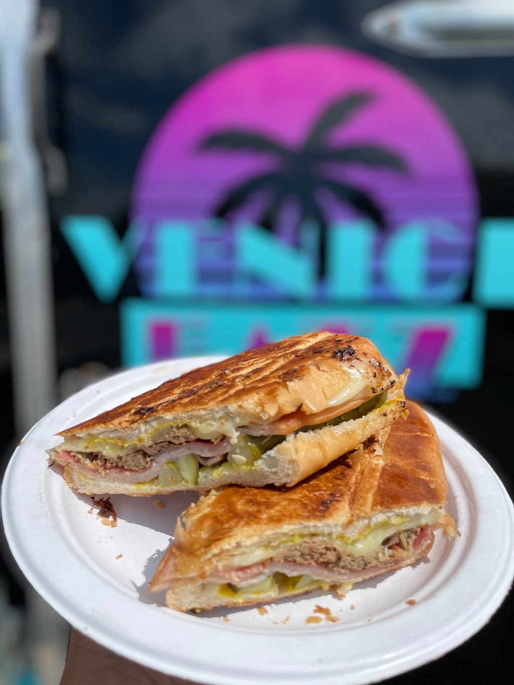 Venice Eatz | restaurant | 1562 S Tamiami Trail #4b, Venice, FL 34293, USA | 9414512048 OR +1 941-451-2048