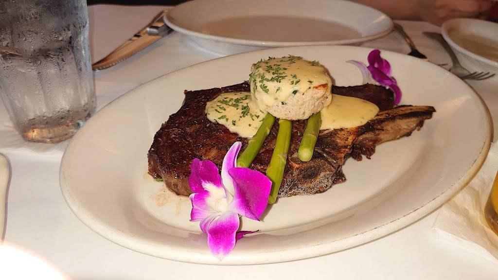 d.k Steak House | restaurant | 2552 Kalakaua Ave, Honolulu, HI 96815, USA | 8089316280 OR +1 808-931-6280