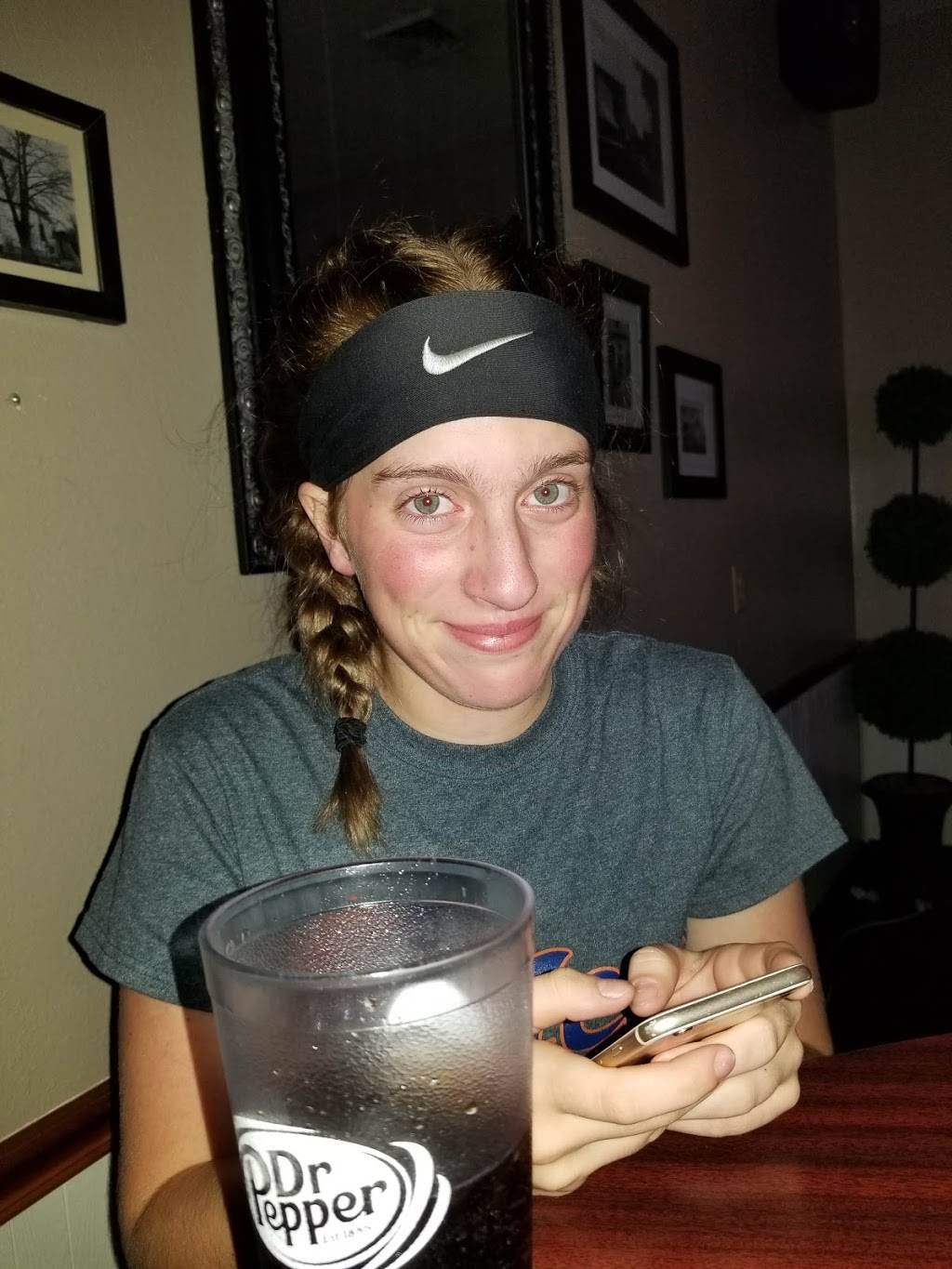 Shakerag Bar & Grill | restaurant | 109 S Maple St, Mulberry Grove, IL 62262, USA | 6183267900 OR +1 618-326-7900